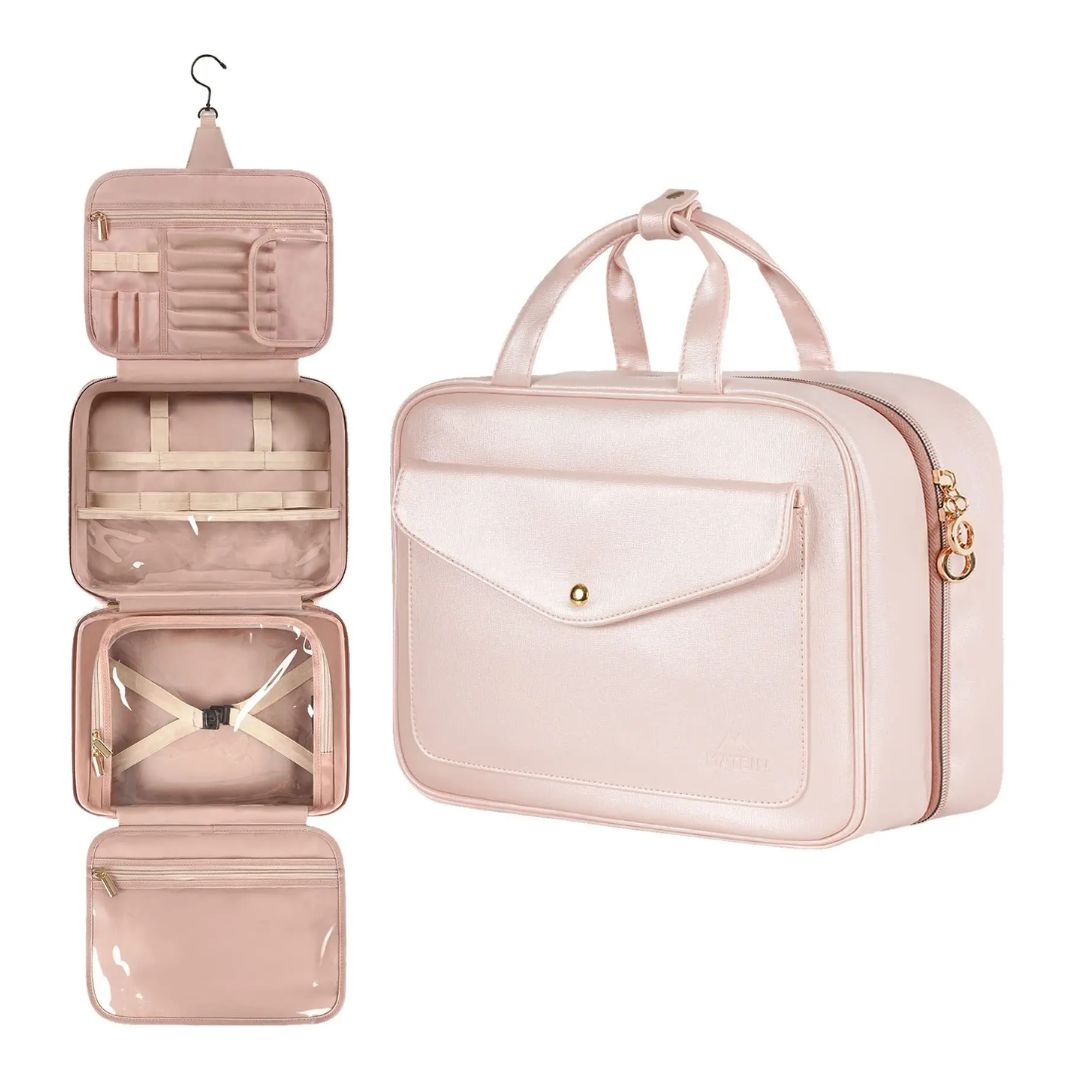 trousse-de-toilette-a-suspendre-femme-rose